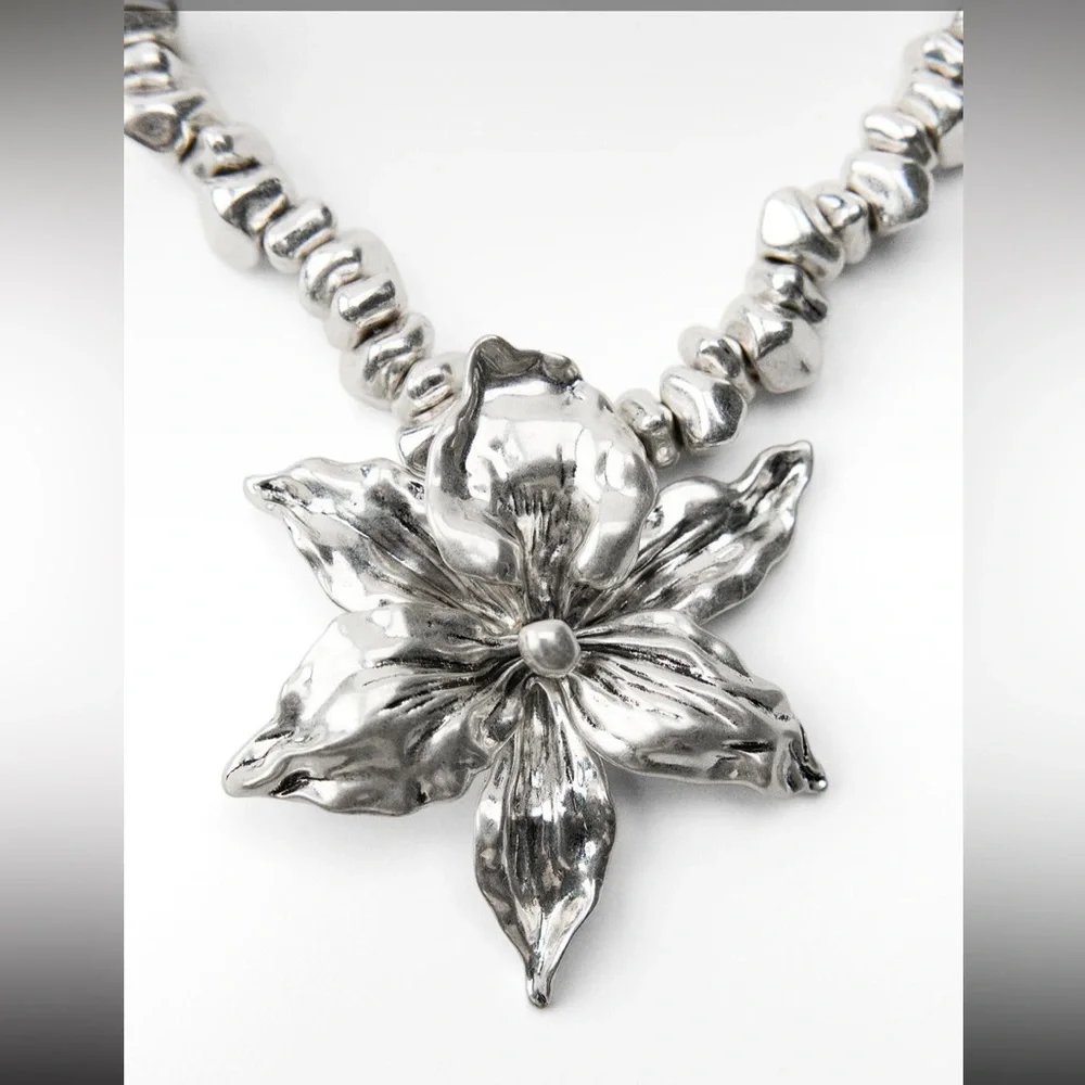 Zara Maxi flower statement necklace